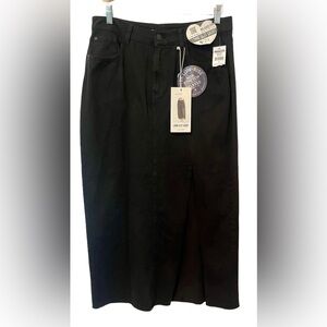 Gemma Rae Relaxed Fit Low-Rise Non-Stretch Long Slit Skirt.